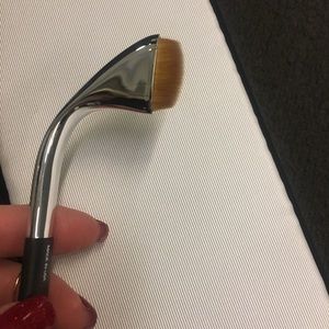 Artis Makeup Brush; Fluenta Linear 3 - BNIB